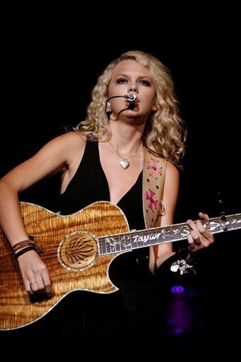 Taylor Swift — @ Bethel NY — photo 13