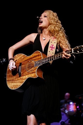 Taylor Swift — @ Bethel NY — photo 15