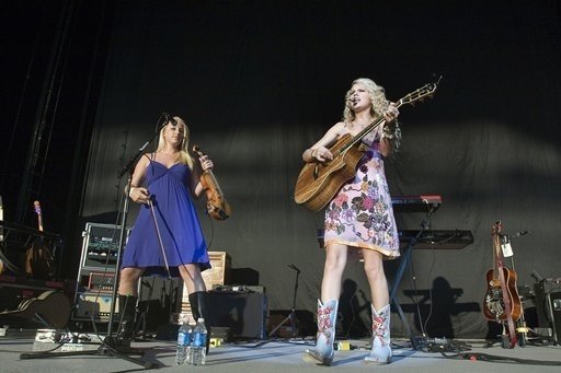 Taylor Swift — @ Charlotte NC — photo 8