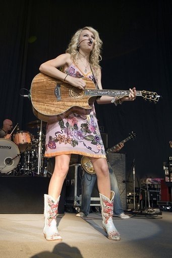 Taylor Swift — @ Charlotte NC — photo 20