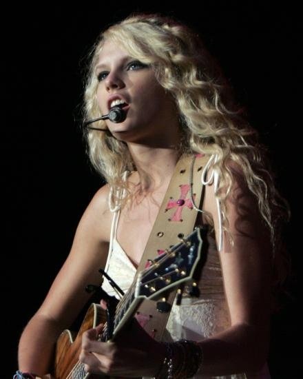 Taylor Swift — @ Chula Vista, CA — photo 4