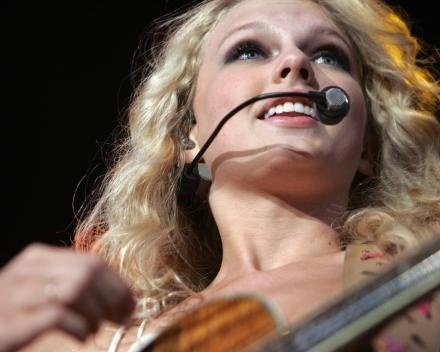 Taylor Swift — @ Chula Vista, CA — photo 22