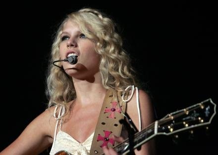 Taylor Swift — @ Chula Vista, CA — photo 23