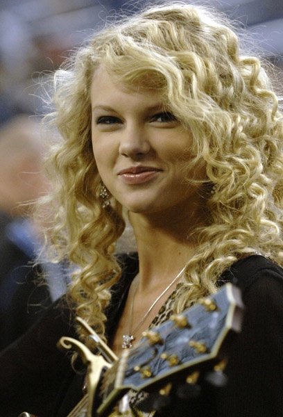 Taylor Swift — Detroit Lions Game on Thanksgiving Day — photo 5