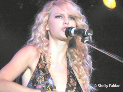 Taylor Swift — Gold Country Casino in Oroville, CA — photo 2