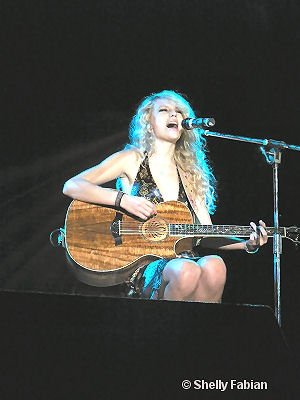 Taylor Swift — Gold Country Casino in Oroville, CA — photo 7