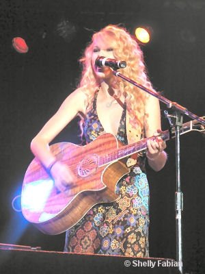 Taylor Swift — Gold Country Casino in Oroville, CA — photo 14