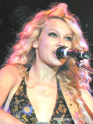 Taylor Swift — Gold Country Casino in Oroville, CA — photo 15