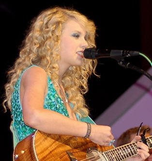 Taylor Swift — @ Grand Ole Opray — photo 4