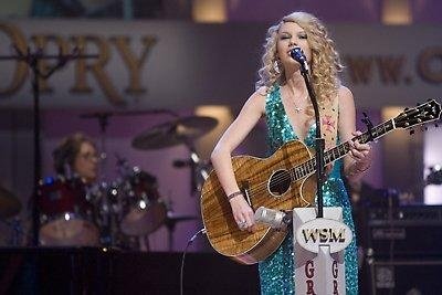 Taylor Swift — @ Grand Ole Opray — photo 6