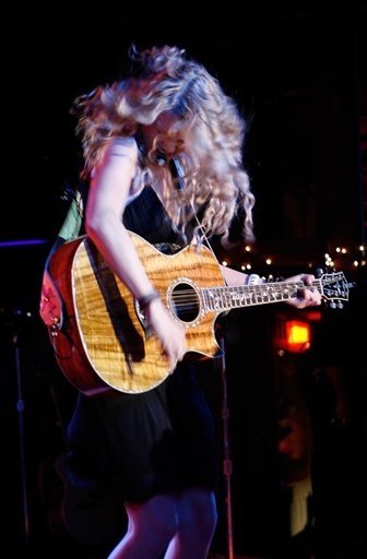 Taylor Swift — @ Grizzly Rose, DenverCo — photo 12