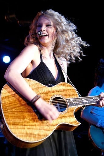 Taylor Swift — @ Grizzly Rose, DenverCo — photo 15