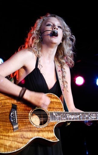 Taylor Swift — @ Grizzly Rose, DenverCo — photo 30