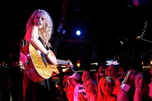 Taylor Swift — @ Grizzly Rose, DenverCo — photo 34