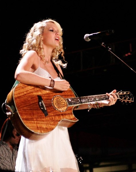 Taylor Swift — June 10 - CMA Music Festival — photo 11