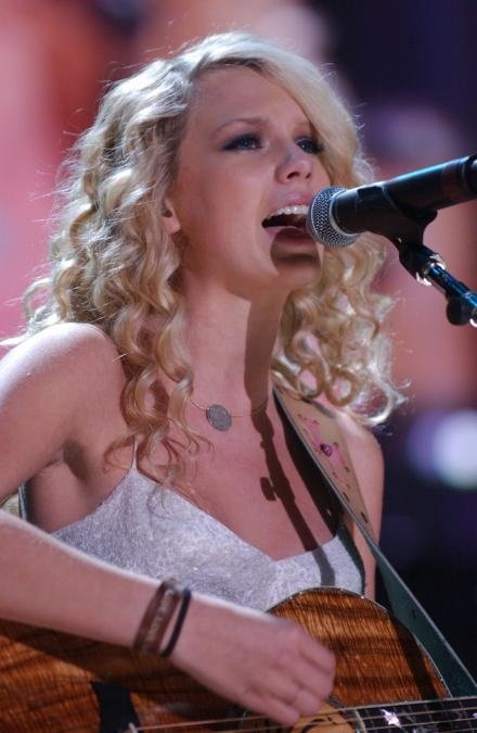 Taylor Swift — June 10 - CMA Music Festival — photo 18