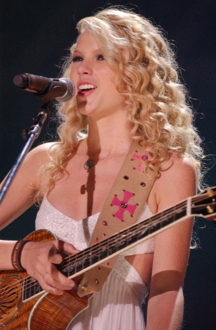 Taylor Swift — June 10 - CMA Music Festival — photo 35