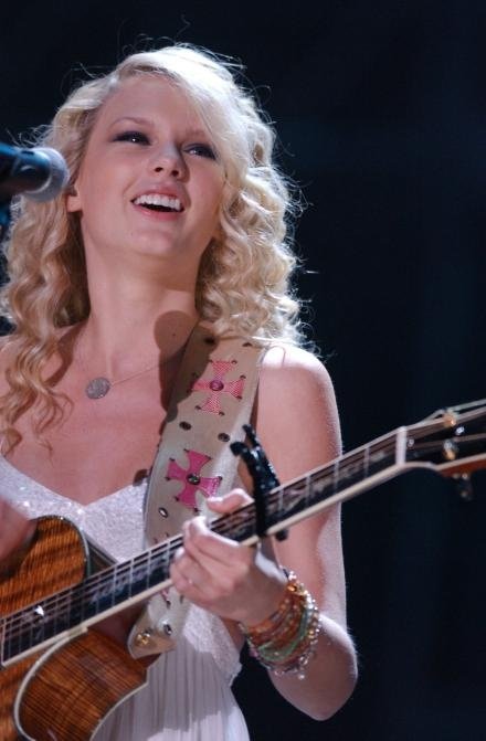 Taylor Swift — June 10 - CMA Music Festival — photo 39