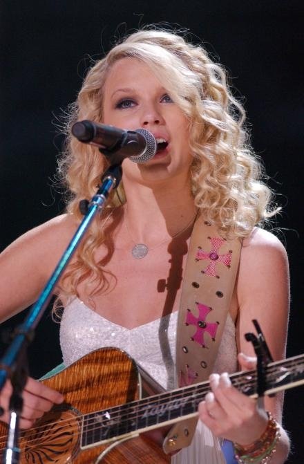 Taylor Swift — June 10 - CMA Music Festival — photo 42