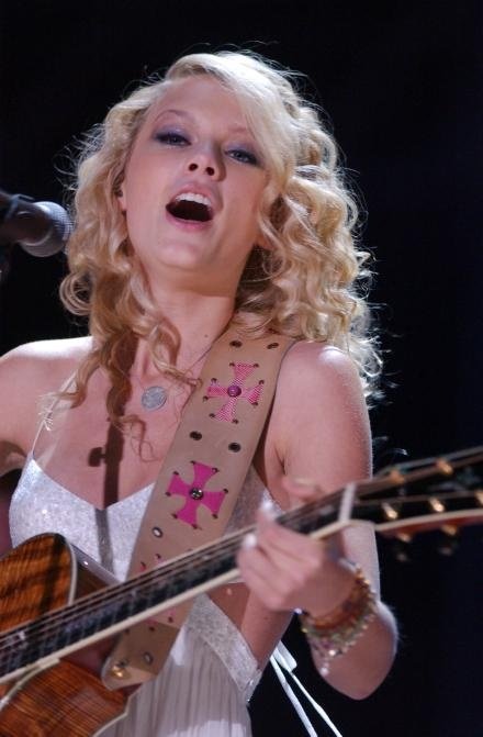 Taylor Swift — June 10 - CMA Music Festival — photo 46