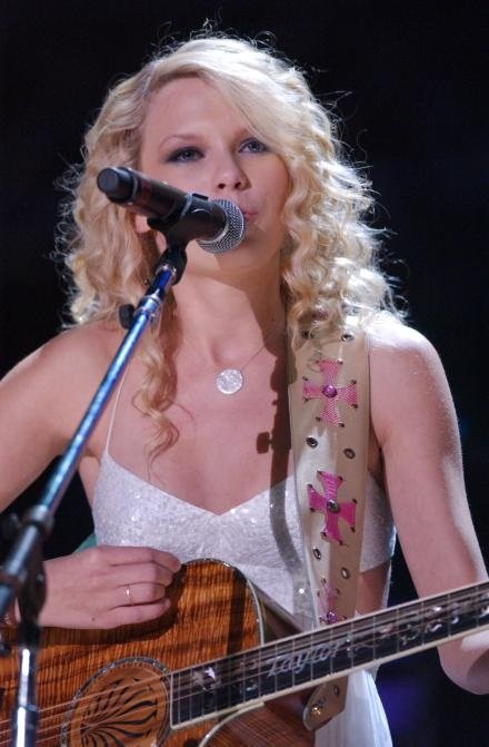Taylor Swift — June 10 - CMA Music Festival — photo 48