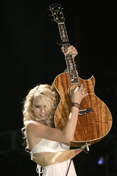 Taylor Swift — June 10 - CMA Music Festival — photo 51