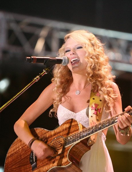 Taylor Swift — June 10 - CMA Music Festival — photo 65