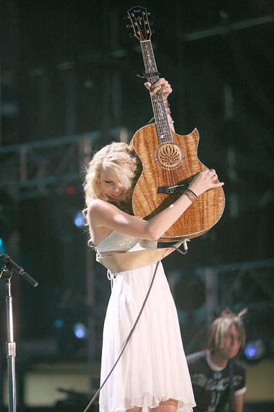 Taylor Swift — June 10 - CMA Music Festival — photo 70