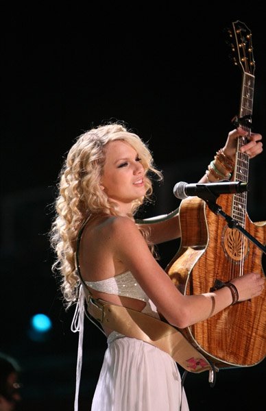 Taylor Swift — June 10 - CMA Music Festival — photo 71