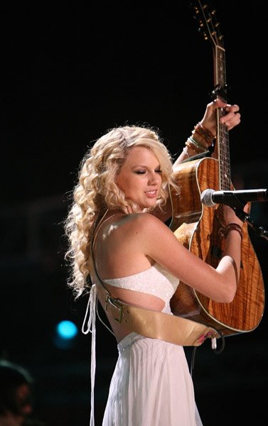 Taylor Swift — June 10 - CMA Music Festival — photo 72