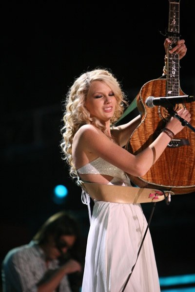 Taylor Swift — June 10 - CMA Music Festival — photo 74
