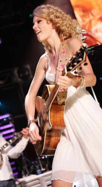 Taylor Swift — June 10 - CMA Music Festival — photo 78