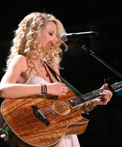 Taylor Swift — June 10 - CMA Music Festival — photo 82