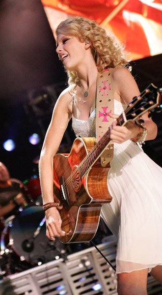 Taylor Swift — June 10 - CMA Music Festival — photo 89