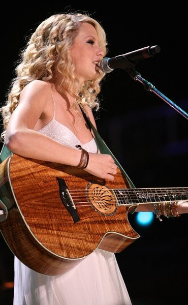 Taylor Swift — June 10 - CMA Music Festival — photo 93