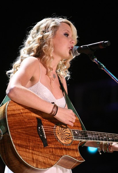 Taylor Swift — June 10 - CMA Music Festival — photo 96