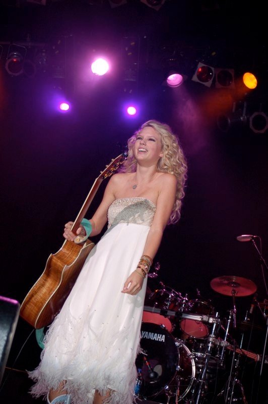 Taylor Swift — June 5 - Chely Wright’s Reading, Writing & Rhythm — photo 2