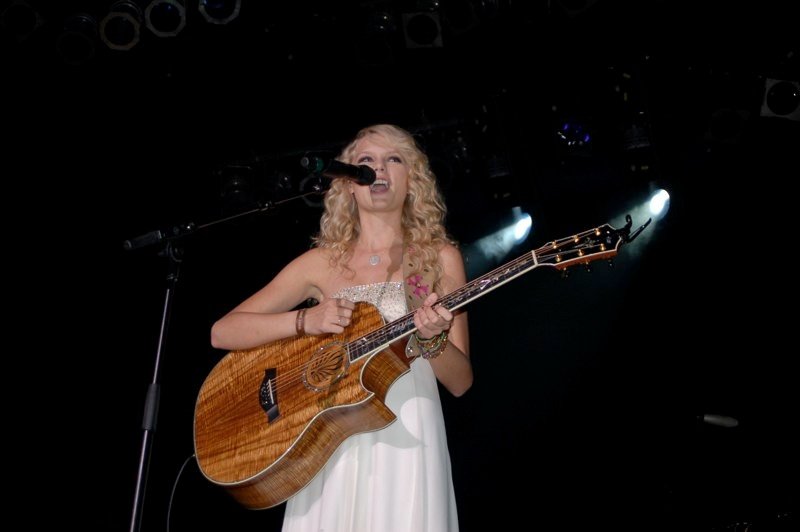 Taylor Swift — June 5 - Chely Wright’s Reading, Writing & Rhythm — photo 10