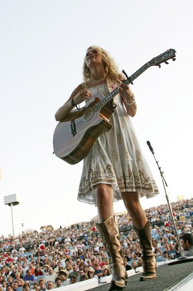 Taylor Swift — @Kansas City, KS — photo 3
