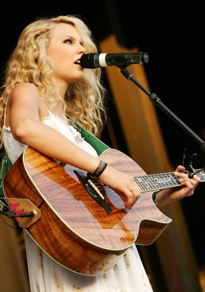 Taylor Swift — @Kansas City, KS — photo 13