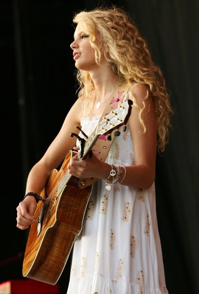 Taylor Swift — @Kansas City, KS — photo 19