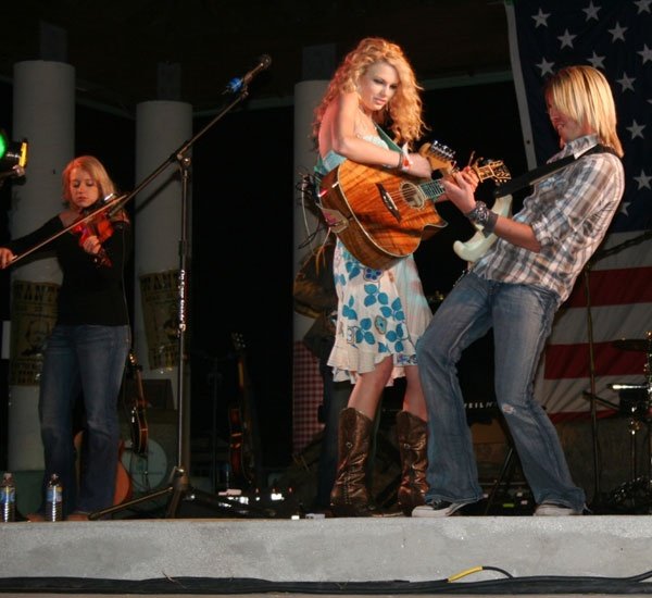 Taylor Swift — misc from 2007 — photo 23