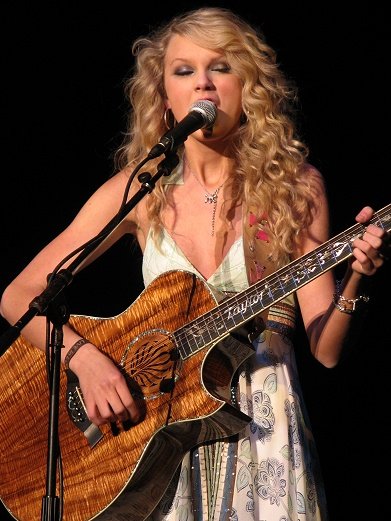 Taylor Swift — @ Nashville, TN — photo 7