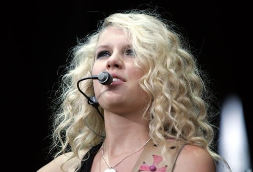 Taylor Swift — @Orange Beach, AL — photo 11