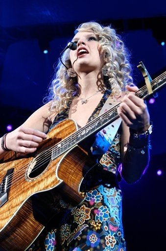 Taylor Swift — @ Pepsi center — photo 5