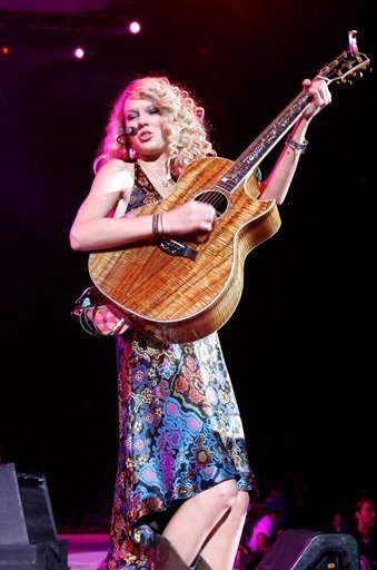 Taylor Swift — @ Pepsi center — photo 11