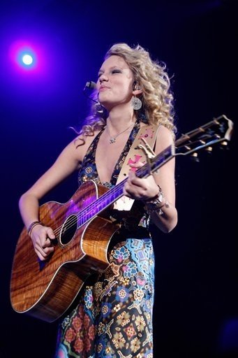Taylor Swift — @ Pepsi center — photo 12