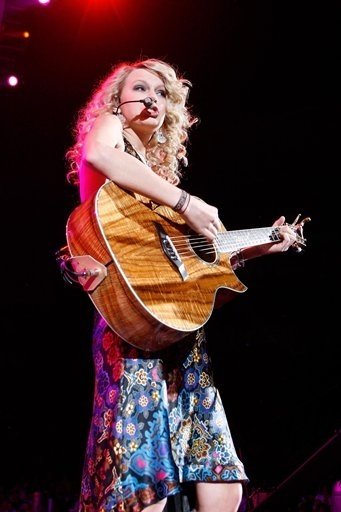 Taylor Swift — @ Pepsi center — photo 13