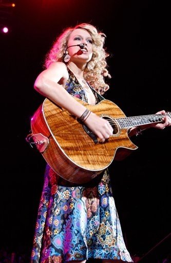 Taylor Swift — @ Pepsi center — photo 15