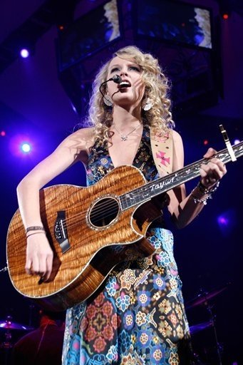 Taylor Swift — @ Pepsi center — photo 21